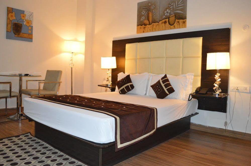 Ksr Park Hotel Haidarábád Kültér fotó